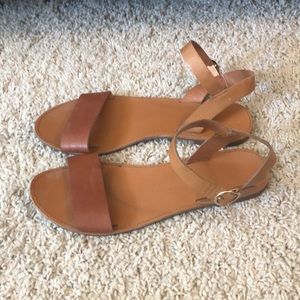 Breckelle’s Brown Sandals